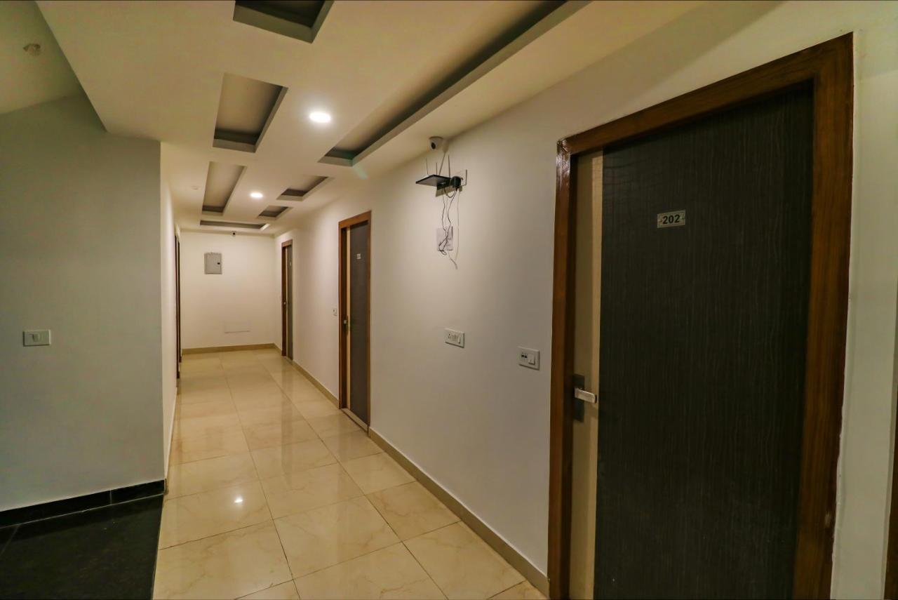 Fabexpress Dolphin International Near Delhi Airport Hotel นิวเดลี ภายนอก รูปภาพ