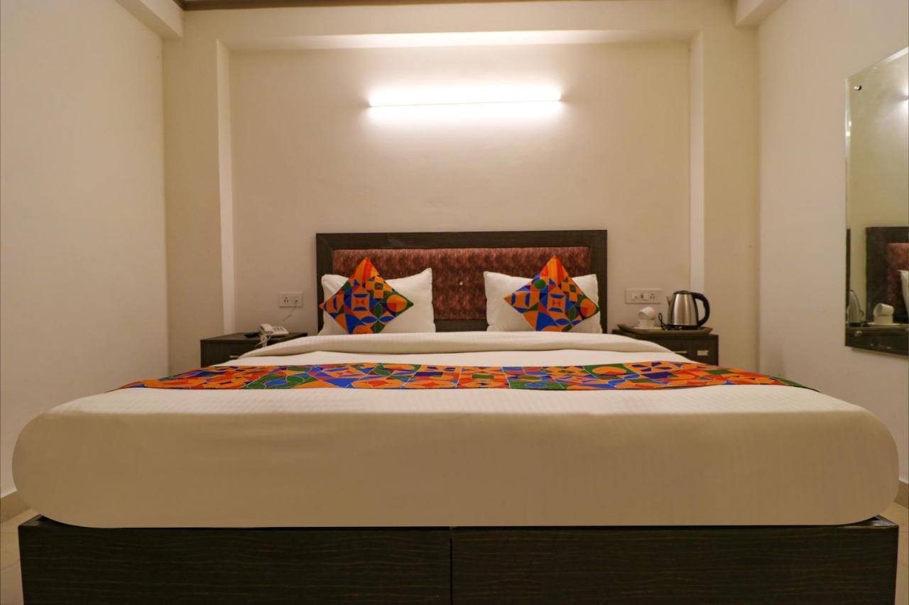 Fabexpress Dolphin International Near Delhi Airport Hotel นิวเดลี ภายนอก รูปภาพ