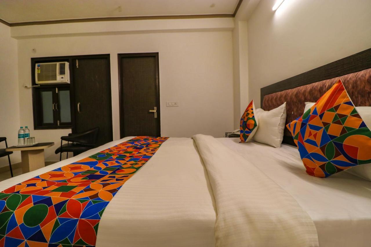 Fabexpress Dolphin International Near Delhi Airport Hotel นิวเดลี ภายนอก รูปภาพ